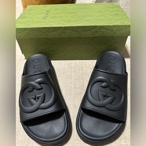 Authentic Soft Rubber Gucci Interlocking Black Men’s Slide Brand New